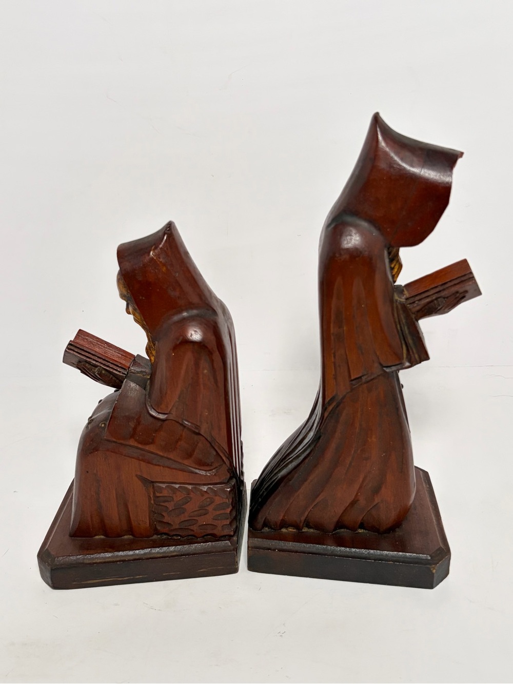 Vintage Hand Carved Wood Monk Bookends Pair Hooded Friars Reading Books 9.5” - Picture 11 of 16